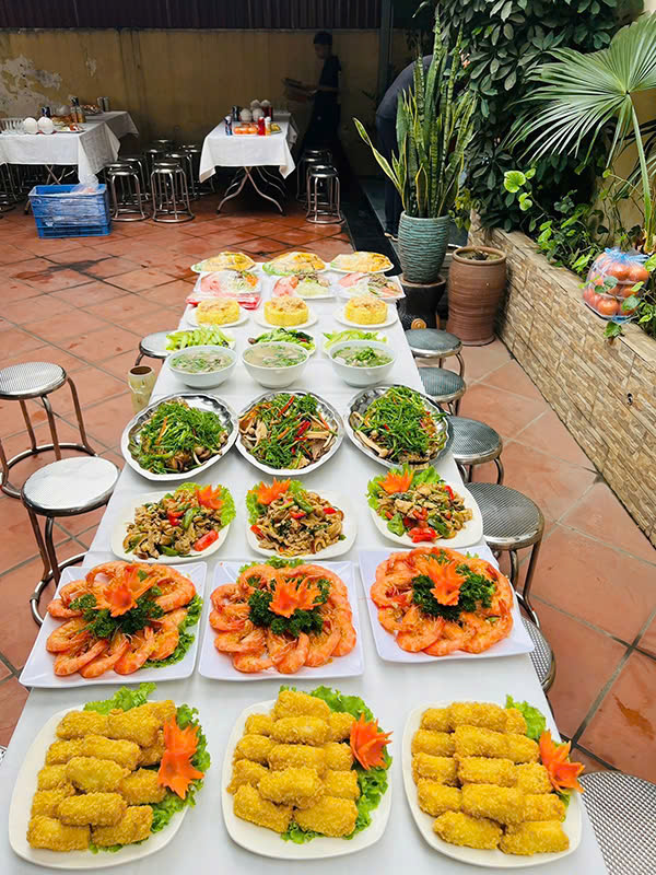 đặt cỗ ở chung cư ariyana lakeside