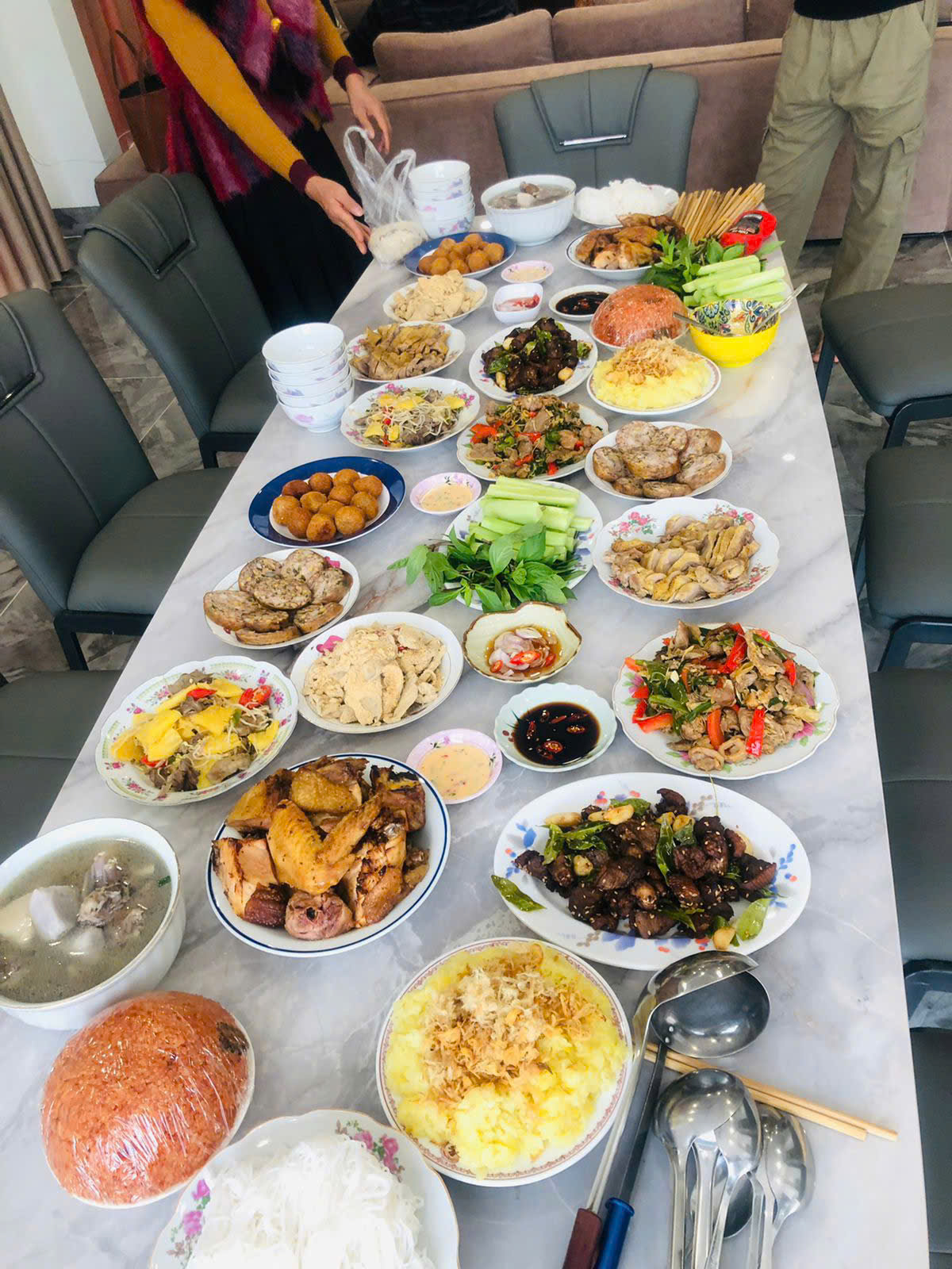 đặt cỗ nhím ở la khê