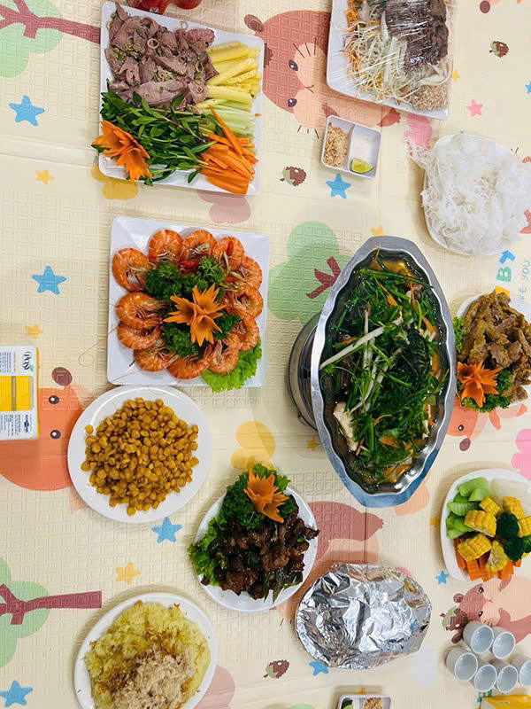 đặt cỗ ở lê trọng tấn