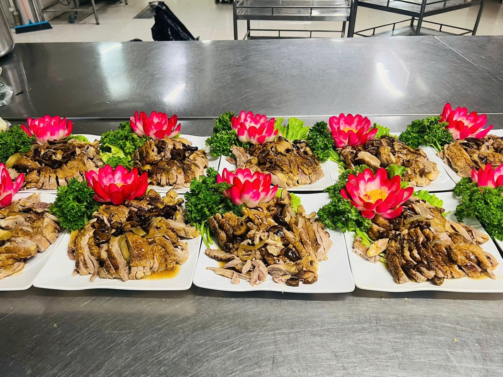 đặt cỗ ở chung cư vinafor plaza