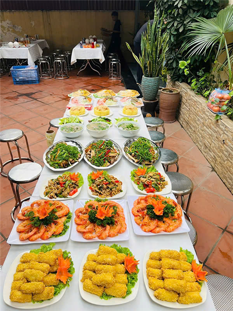 Ảnh đặt cỗ ở chung cư ariyana lakeside