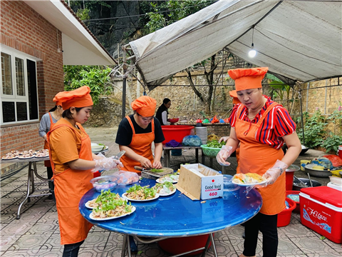 Ảnh đặt cỗ ở chung cư tsq euroland