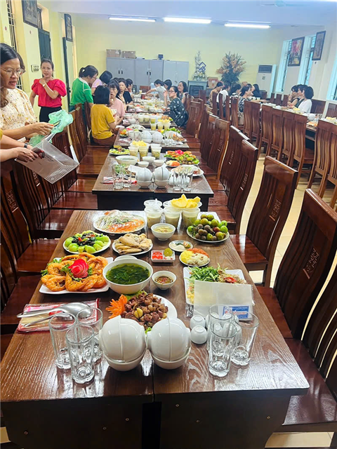Ảnh đặt cỗ ở chung cư new skyline