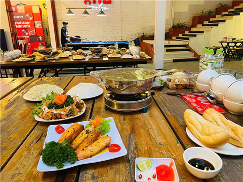 Ảnh đặt cỗ ở chung cư grand sunlake