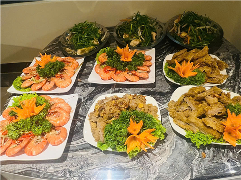 Ảnh đặt cỗ ở chung cư goldsilk city tố hữu