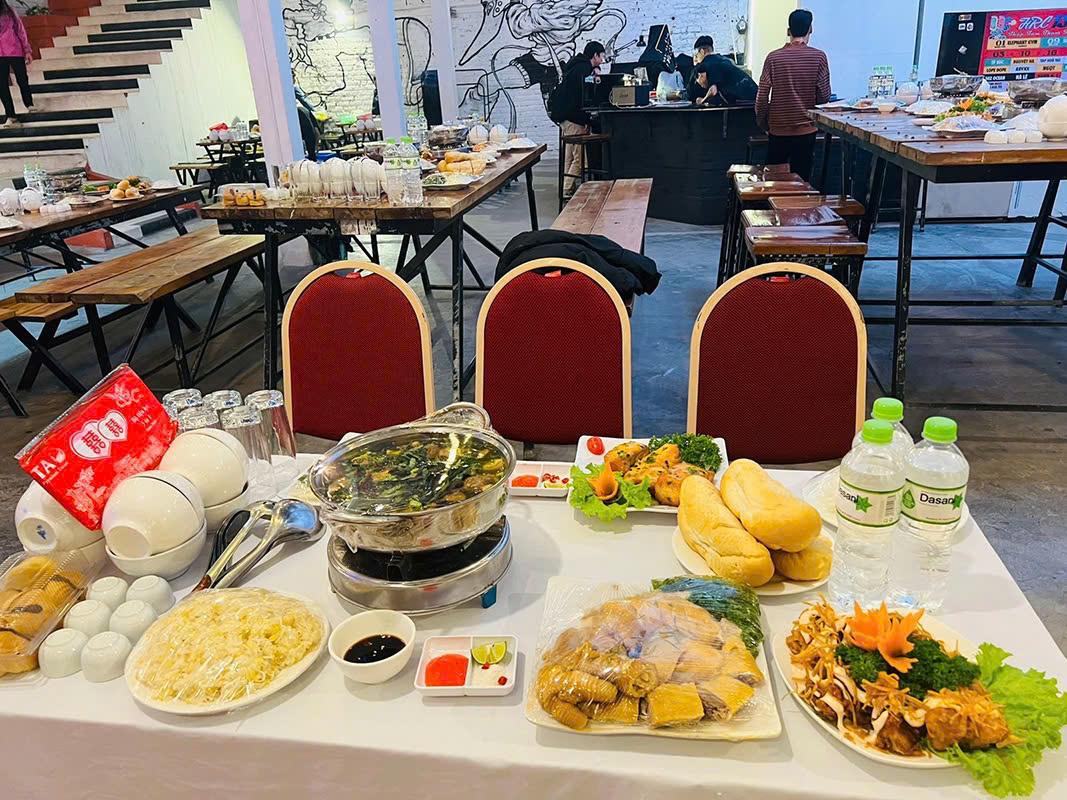 đặt cỗ ngỗng ở Mộ Lao