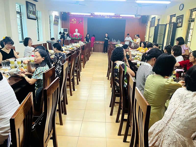 đặt cỗ công ty ở la khê