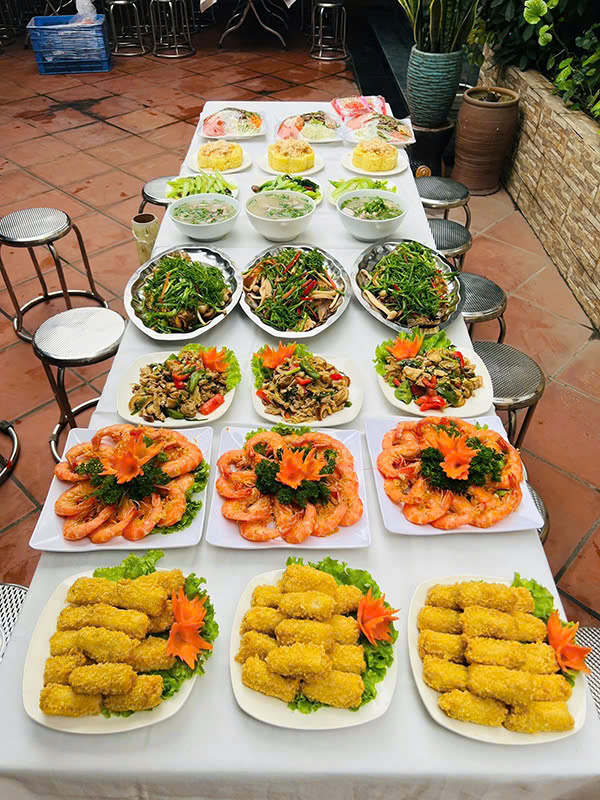 địa chỉ đặt cỗ ở Giang Biên