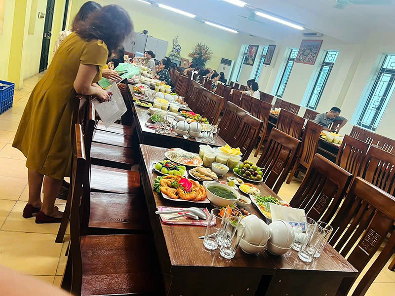 đặt cỗ công ty ở Mộ Lao