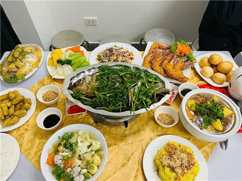 Ảnh đặt cỗ chung cư ở Giang Biên