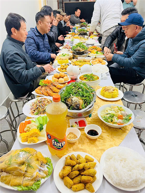 Ảnh đặt cỗ cưới ở Giang Biên
